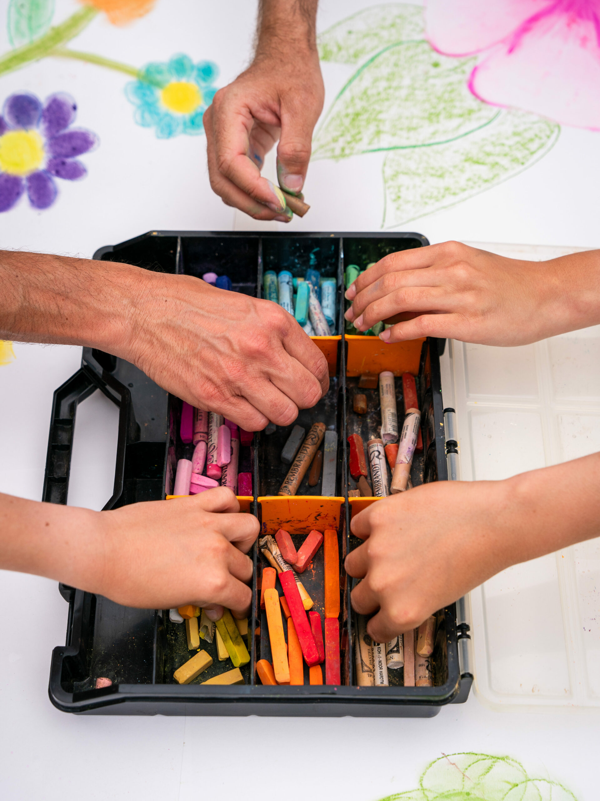 art-therapie evolutive-dessin-pastel sec-atelier collectif